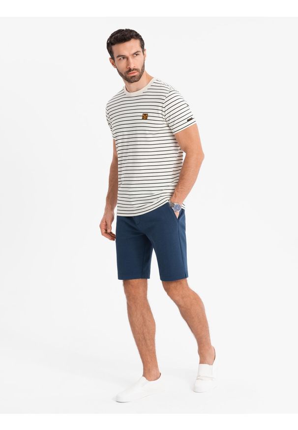 Ombre Clothing - Szorty męskie SLIM FIT ze strukturalnej dzianiny – granatowe V1. Okazja: na co dzień. Kolor: niebieski. Materiał: dzianina. Wzór: jednolity. Styl: klasyczny, wakacyjny, sportowy, casual