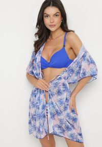 Born2be - Niebieska Narzutka Plażowa w Kwiaty z Wiązaniem Ulonesia. Okazja: na plażę. Kolor: niebieski. Wzór: kwiaty. Sezon: lato. Styl: klasyczny, casual