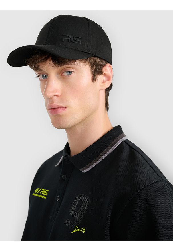 4f - 4F Czapka z daszkiem męska 4F x Robert Lewandowski - czarna Uniwersalny. Kolor: czarny. Materiał: tkanina, bawełna, materiał. Wzór: haft. Styl: casual, sportowy, klasyczny