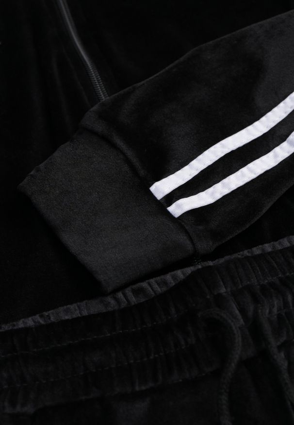 Born2be - Czarny Welurowy Komplet Dresowy 2-Częściowy z Lampasami Bluza i Spodnie Atiriv. Kolor: czarny. Materiał: welur, dresówka