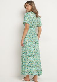 Born2be - Zielona Wiskozowa Sukienka z Kopertowym Dekoltem i Gumką w Pasie z Paskiem i Rozcięciem Vikama. Okazja: na spacer, na imprezę. Typ kołnierza: dekolt kopertowy. Kolor: zielony. Materiał: wiskoza. Typ sukienki: kopertowe. Styl: elegancki #2