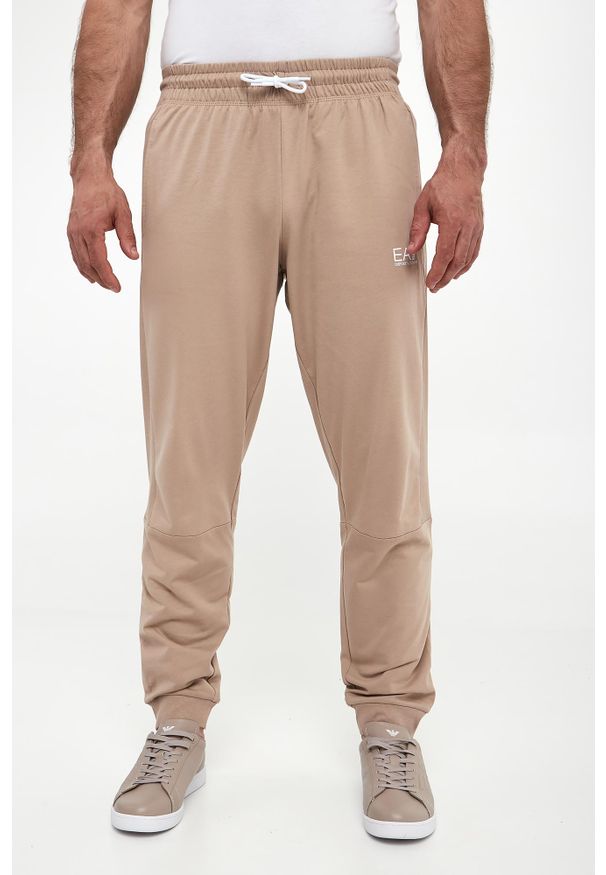 EA7 Emporio Armani - Spodnie dresowe męskie EA7 EMPORIO ARMANI. Materiał: dresówka