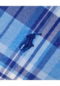 Ralph Lauren - RALPH LAUREN - Koszula w niebieską kratę Custom Fit. Typ kołnierza: polo, kołnierzyk klasyczny. Kolor: niebieski. Materiał: bawełna, tkanina. Długość rękawa: długi rękaw. Długość: długie. Wzór: kratka. Styl: klasyczny #5