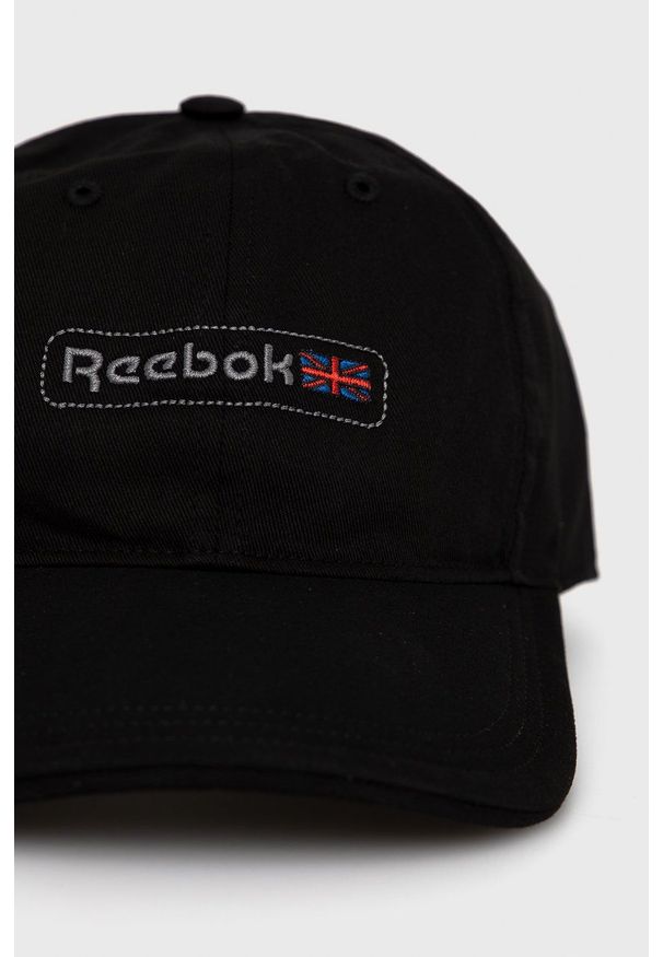 Reebok Classic Czapka kolor czarny z aplikacją. Kolor: czarny. Materiał: materiał, włókno. Wzór: aplikacja