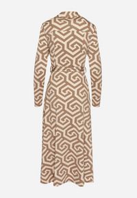 Born2be - Beżowa Koszulowa Sukienka z Wiskozą Paskiem i Geometrycznym Motywem Erislevia. Okazja: na co dzień, na spacer. Typ kołnierza: dekolt w kształcie V. Kolor: beżowy. Materiał: wiskoza. Długość rękawa: długi rękaw. Wzór: geometria. Typ sukienki: koszulowe. Styl: klasyczny, casual, elegancki #4