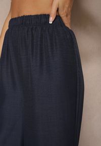 Renee - Granatowe Spodnie Typu Palazzo High Waist o Szerokim Kroju Arathira. Okazja: na co dzień, na imprezę. Stan: podwyższony. Kolor: niebieski. Materiał: jedwab. Długość: długie. Styl: elegancki, casual #3