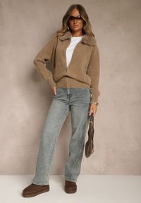 Renee - Ciemnobeżowy Zasuwany Kardigan z Wełną z Futerkowym Kołnierzem Asiste. Okazja: na co dzień. Kolor: beżowy. Materiał: wełna. Wzór: aplikacja. Styl: casual #5