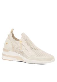 Mustang Sneakersy 1378-401 Beżowy. Kolor: beżowy. Materiał: materiał