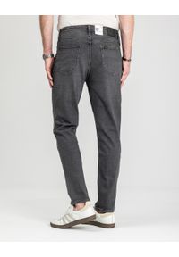 Lee - MĘSKIE SPODNIE JEANSOWE LEE AUSTIN DARK SMOKE 112355803. Okazja: na co dzień. Styl: elegancki, klasyczny, casual #7