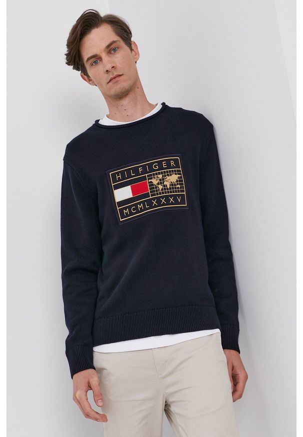TOMMY HILFIGER - Tommy Hilfiger - Sweter. Okazja: na co dzień. Kolor: niebieski. Wzór: aplikacja. Styl: casual