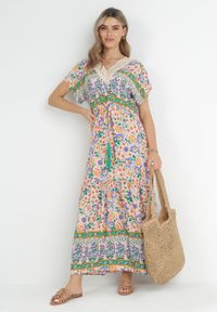 Born2be - Różowo-Niebieska Sukienka Maxi z Guzikami i Koronkowym Dekoltem Cristyn. Kolor: różowy. Materiał: koronka. Sezon: wiosna, lato. Długość: maxi #4