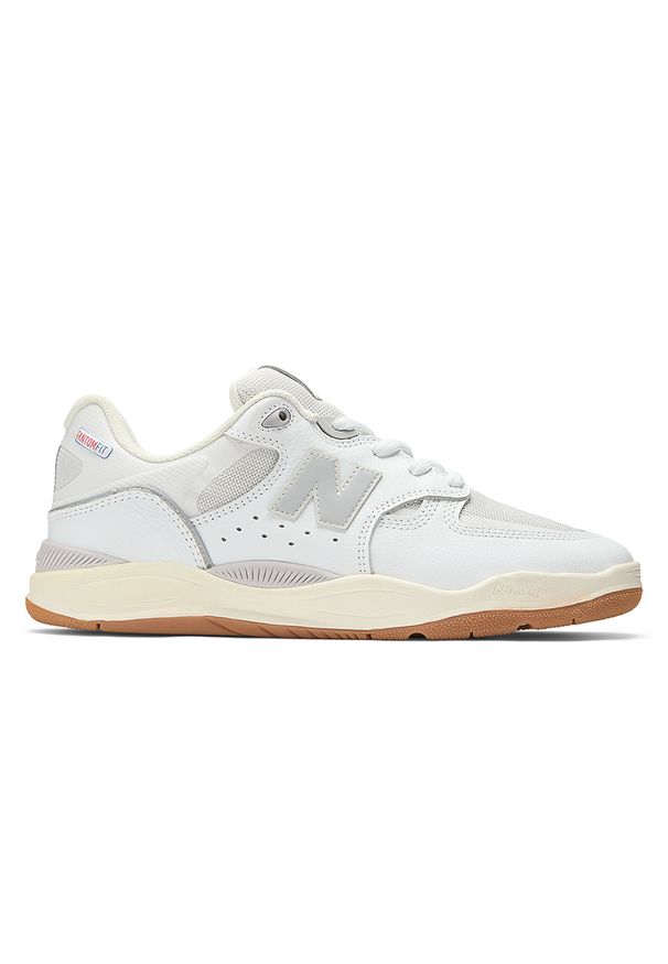 Buty męskie New Balance Numeric NM1010AW – białe. Kolor: biały. Materiał: materiał, syntetyk, skóra, guma, dresówka. Szerokość cholewki: normalna. Sport: bieganie, skateboard, fitness