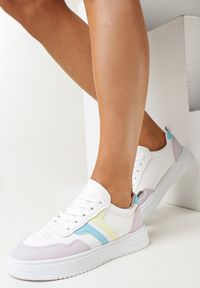 Born2be - Biało-Fioletowe Sznurowane Sneakersy przed Kostkę z Kolorowymi Wstawkami Emerla. Okazja: na co dzień. Wysokość cholewki: przed kostkę. Kolor: biały. Wzór: kolorowy #5