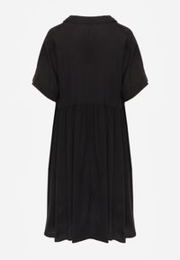 Born2be - Czarna Rozkloszowana Sukienka w Koszulowym Stylu z Bawełny Normae. Okazja: do pracy, na co dzień. Kolor: czarny. Materiał: bawełna. Typ sukienki: koszulowe. Styl: klasyczny, casual #3