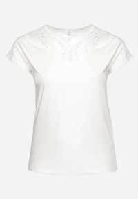 Born2be - Biały T-shirt z Krótkim Rękawem i Ozdobną Koronką Winneli. Okazja: na co dzień. Kolekcja: plus size. Kolor: biały. Materiał: koronka. Długość rękawa: krótki rękaw. Długość: krótkie. Wzór: koronka. Styl: klasyczny, casual, elegancki #3