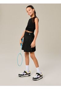 Sinsay - Sportowe spódnico-spodenki Active - czarny. Kolor: czarny. Styl: sportowy #1