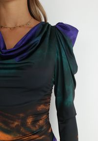 Born2be - Fioletowo-Zielona Sukienka Tie-Dye z Bufiastym Rękawem Haki. Okazja: na co dzień. Kolor: fioletowy. Styl: klasyczny, casual, elegancki #3