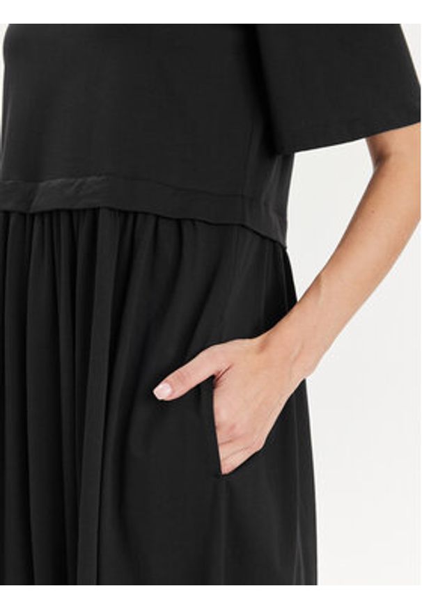 Weekend Max Mara Sukienka codzienna Snack 2415621062 Czarny Regular Fit. Okazja: na co dzień. Kolor: czarny. Materiał: bawełna. Typ sukienki: proste. Styl: casual