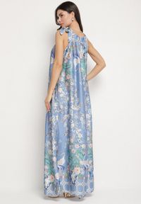 Born2be - Granatowa Satynowa Sukienka w Kwiaty z Ozdobnym Wiązaniem Fenasella. Okazja: na co dzień. Kolor: niebieski. Materiał: satyna. Wzór: kwiaty. Typ sukienki: proste. Styl: elegancki, casual, klasyczny, wizytowy #4