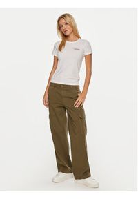 Guess Jeans T-Shirt W4YI02 J1314 Biały Slim Fit. Kolor: biały. Materiał: bawełna #5