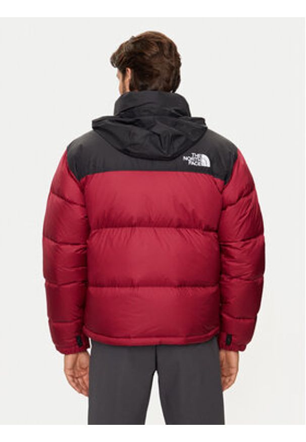 The North Face Kurtka puchowa 1996 Retro Nuptse NF0A3C8D Czerwony Loose Fit. Kolor: czerwony. Materiał: syntetyk. Styl: retro