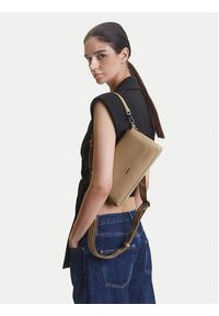 Calvin Klein Torebka Ck Must Convertible Shoulder Bag K60K612902 Beżowy. Kolor: beżowy. Materiał: skórzane #3