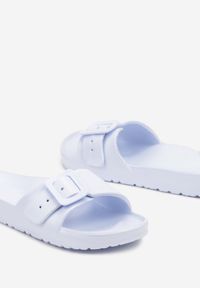 Born2be - Jasnoniebieskie Płaskie Piankowe Klapki z Klamerką Nelithia. Okazja: na co dzień. Nosek buta: otwarty. Kolor: niebieski. Materiał: guma, jeans. Sezon: lato. Obcas: na obcasie. Styl: klasyczny, casual, elegancki. Wysokość obcasa: niski #4