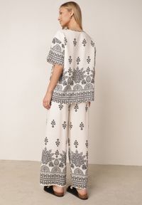Born2be - Biały Komplet Wiskozowy Szerokie Spodnie i Luźna Bluzka z Nadrukiem Paisley Thela. Kolekcja: plus size. Kolor: biały. Materiał: wiskoza. Wzór: nadruk, paisley #4