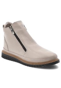 Beżowe Botki Artiker Wygodne Obuwie Damskie. Okazja: na co dzień. Zapięcie: zamek. Kolor: beżowy. Materiał: skóra. Styl: klasyczny, casual, elegancki #1