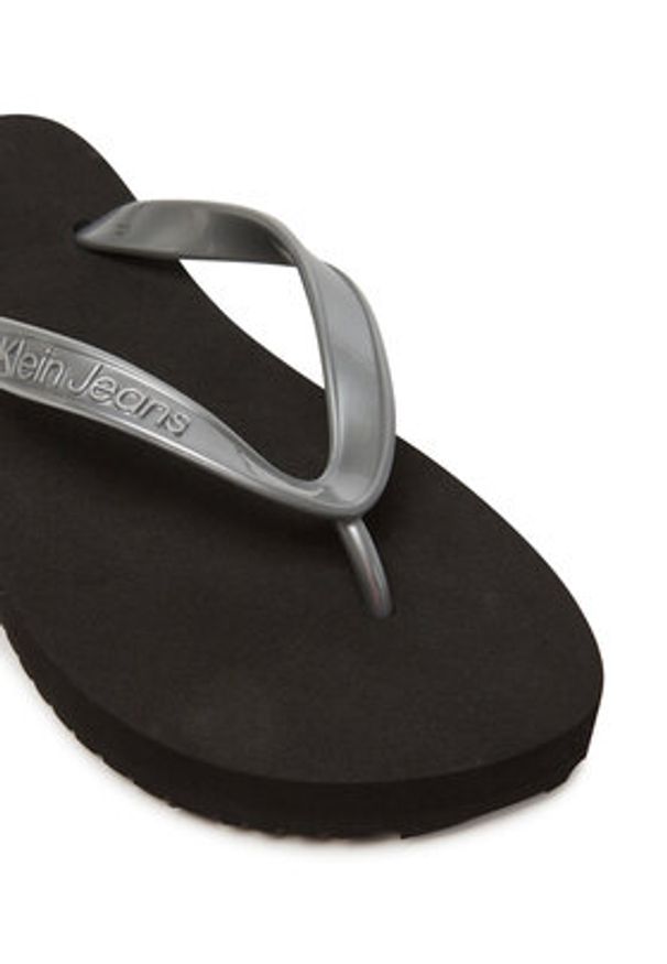 Calvin Klein Jeans Japonki Beach Sandal Monologo Tpu YW0YW01719 Srebrny. Kolor: srebrny. Materiał: syntetyk