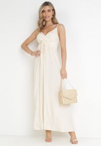 Born2be - Beżowa Sukienka z Wiskozy Amanita. Okazja: na co dzień. Kolor: beżowy. Wzór: kolorowy, jednolity. Typ sukienki: kopertowe. Materiał: wiskoza. Długość rękawa: na ramiączkach. Sezon: lato. Styl: casual. Długość: maxi #2