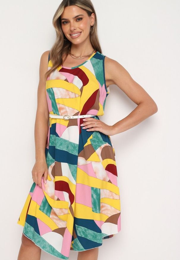 Born2be - Żółto-Zielona Rozkloszowana Sukienka z Wiskozy Zalflea. Okazja: na spacer, na co dzień. Kolor: żółty. Materiał: wiskoza. Sezon: lato. Styl: elegancki, casual