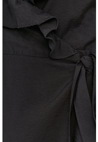 Answear Lab - Sukienka. Kolor: czarny. Materiał: tkanina. Długość rękawa: na ramiączkach. Wzór: gładki. Typ sukienki: asymetryczne. Styl: wakacyjny #5