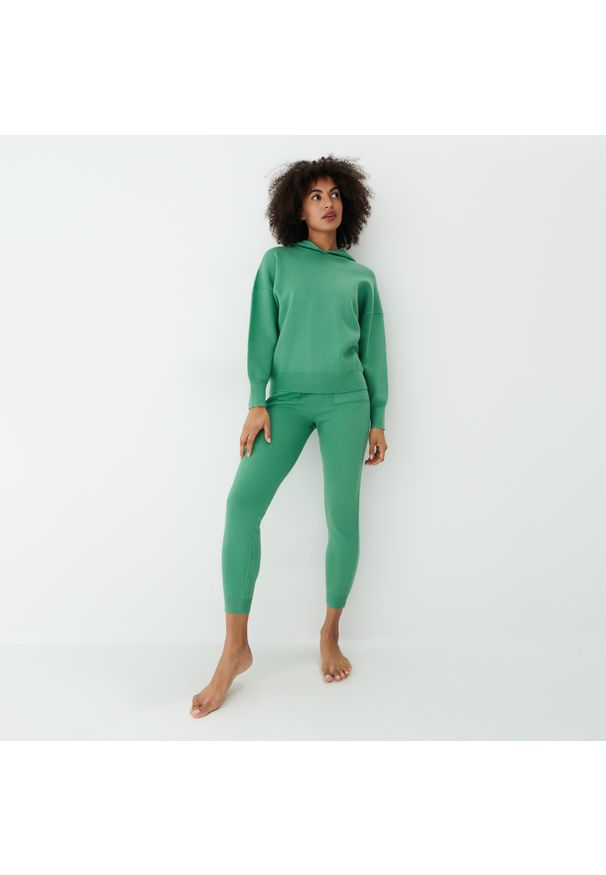 Mohito - Dzianinowe spodnie - Zielony. Kolor: zielony. Materiał: dzianina