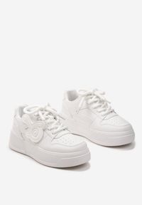Born2be - Białe Sneakersy na Grubej Podeszwie z Abstrakcyjną Aplikacją Cadisa. Kolor: biały. Wzór: aplikacja #4
