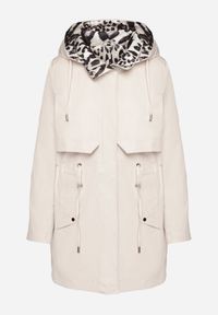 Born2be - Jasnobeżowa Kurtka w Stylu Parki z Odpinanym Kapturem i Ozdobną Podszewką Ismerife. Okazja: na spacer, na co dzień. Kolor: beżowy. Styl: casual #5