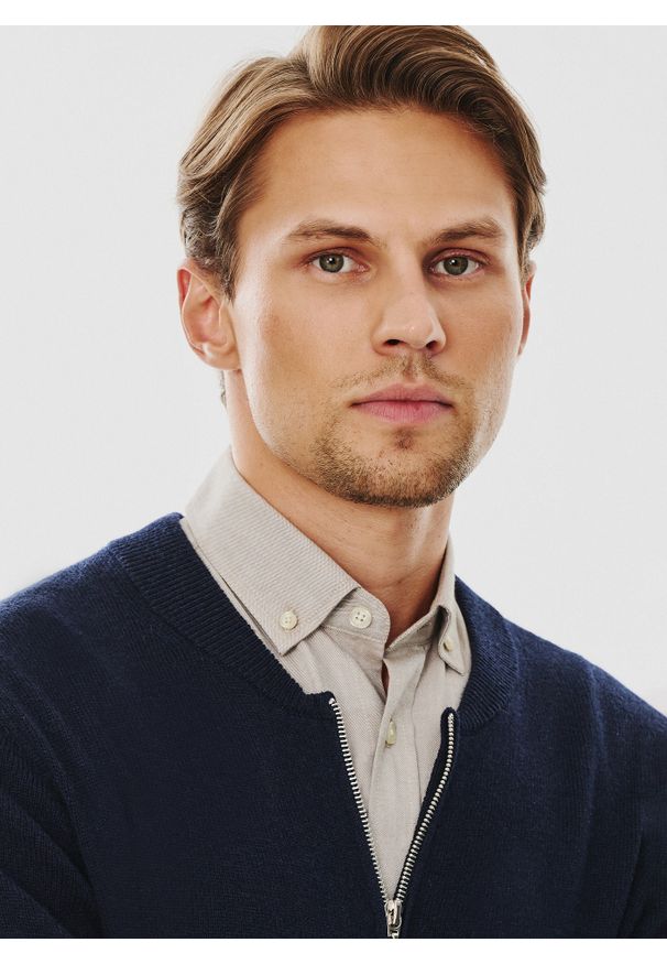 Pako Lorente - PAKO LORENTE – Sweter męski rozpinany w granatowym kolorze. Kolor: niebieski, szary. Materiał: poliamid, bawełna, wełna. Sezon: jesień