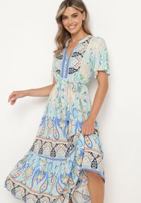 Born2be - Niebieska Wiskozowa Sukienka Boho Zapinana na Guziki z Materiałowym Paskiem w Talii Dimovana. Okazja: na co dzień. Typ kołnierza: dekolt w serek. Kolor: niebieski. Materiał: materiał, wiskoza. Długość rękawa: krótki rękaw. Wzór: aplikacja. Typ sukienki: proste. Styl: boho #3
