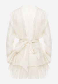 Renee - Jasnobeżowa Sukienka z Bawełną z Koronkowymi Wstawkami i Wiązaniem w Stylu Boho Oriposi. Kolor: beżowy. Materiał: bawełna, koronka. Wzór: paski, ażurowy, koronka. Styl: boho #3
