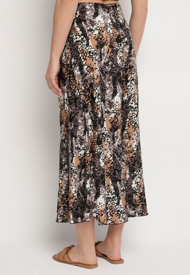 Born2be - Szaro-Beżowa Wiskozowa Spódnica z Wysokim Stanem i Abstrakcyjnym Wzorem Rinalisa. Okazja: na co dzień. Stan: podwyższony. Kolor: szary. Materiał: wiskoza. Sezon: lato. Styl: klasyczny, casual, elegancki