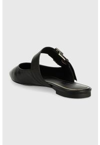 TOMMY HILFIGER - Tommy Hilfiger klapki skórzane TH POINTY FEMININE MULE damskie kolor czarny FW0FW06997. Kolor: czarny. Materiał: skóra. Wzór: gładki. Obcas: na obcasie. Wysokość obcasa: niski #3