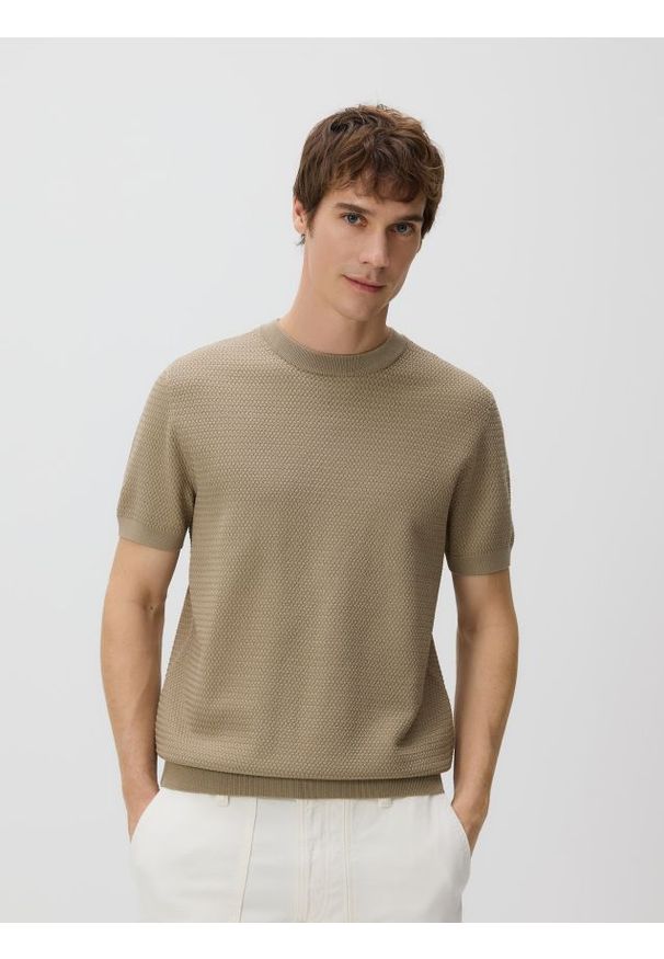 Reserved - Strukturalny sweter z wiskozą - beżowy. Kolor: beżowy. Materiał: wiskoza