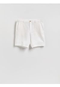 Reserved - Lniane szorty regular fit - biały. Kolor: biały. Materiał: len #1