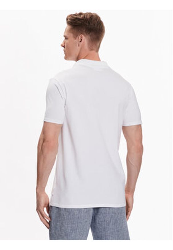 Lindbergh Polo 30-404036 Biały Slim Fit. Typ kołnierza: polo. Kolor: biały. Materiał: bawełna