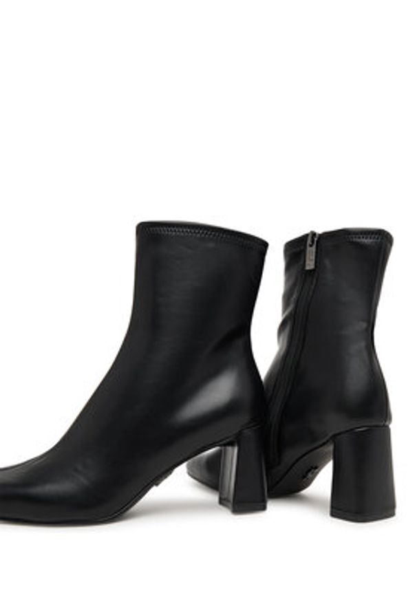 Steve Madden Botki Hurst SM11003498 Czarny. Kolor: czarny. Materiał: skóra