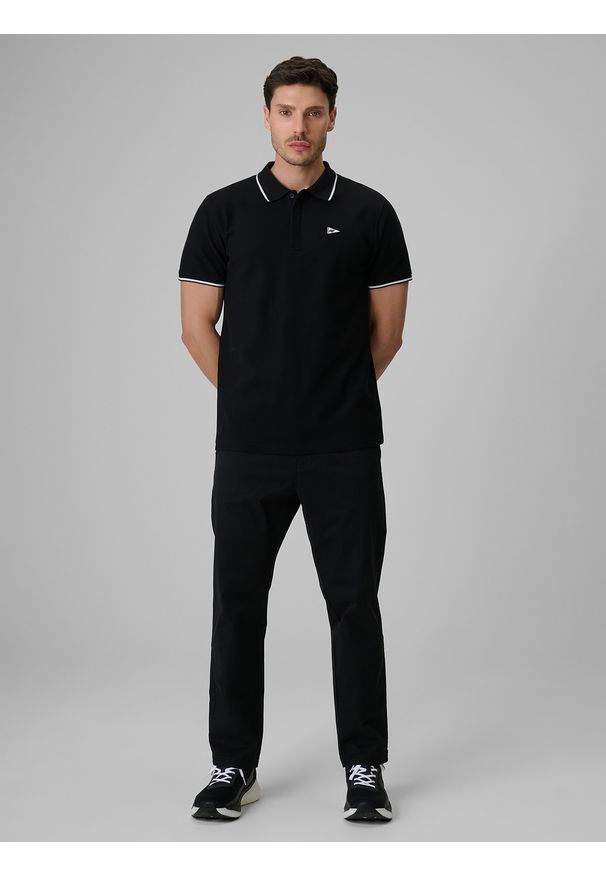 4f - 4F Koszulka polo regular męska - czarna M. Okazja: na co dzień. Typ kołnierza: polo. Kolor: czarny. Materiał: materiał, bawełna, jeans, dzianina, tkanina. Styl: klasyczny, casual