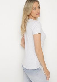 Born2be - Jasnoszary Klasyczny T-shirt z Bawełny Olinisea. Okazja: na co dzień. Kolor: szary. Materiał: bawełna. Styl: klasyczny