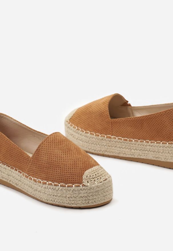 Renee - Brązowe Casualowe Espadryle na Grubej Podeszwie Ozdobionej Plecionką Honorelle. Okazja: na co dzień. Kolor: brązowy. Materiał: jeans, len. Wzór: aplikacja. Sezon: lato, wiosna. Styl: casual