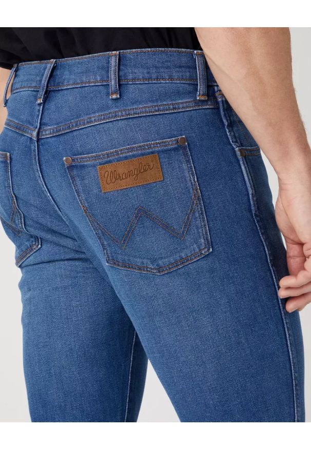 Wrangler - WRANGLER LARSTON MĘSKIE SPODNIE JEANSOWE JEANSY ARIES BLUE W18SAG42A 112329012