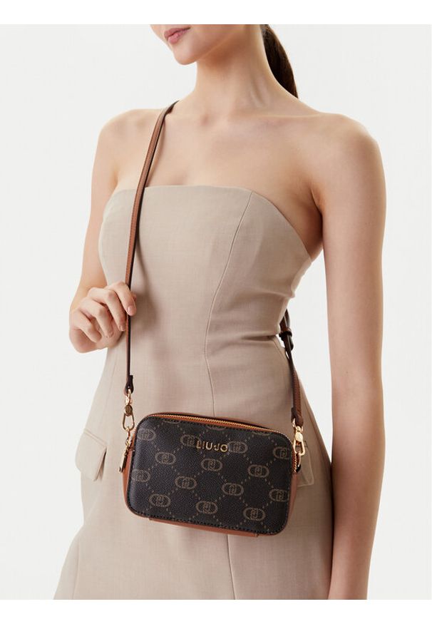 Liu Jo Torebka Esc S Camera Case AF5100 E0668 Brązowy. Kolor: brązowy. Materiał: skórzane